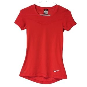 Women’s Nike Pro Workout Shirt Extra Small